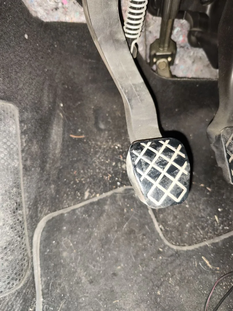 Foto de PEDAL EMBRAGUE VOLKSWAGEN POLO V (6R1) 1.2 (60 CV / 44 KW)