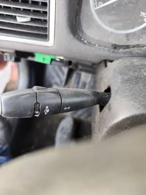 Foto de MANDO MULTIFUNCION PEUGEOT 307 (S1)(04.2001) 1.6 16V CAT (109 CV / 80 KW) foto 2
