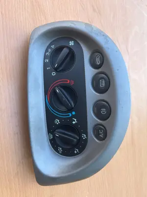 Foto de MANDO CALEFACCION / AIRE ACONDICIONADO FORD KA (CCQ) 1.3 CAT (69 CV / 51 KW) referencia 97KP49D840