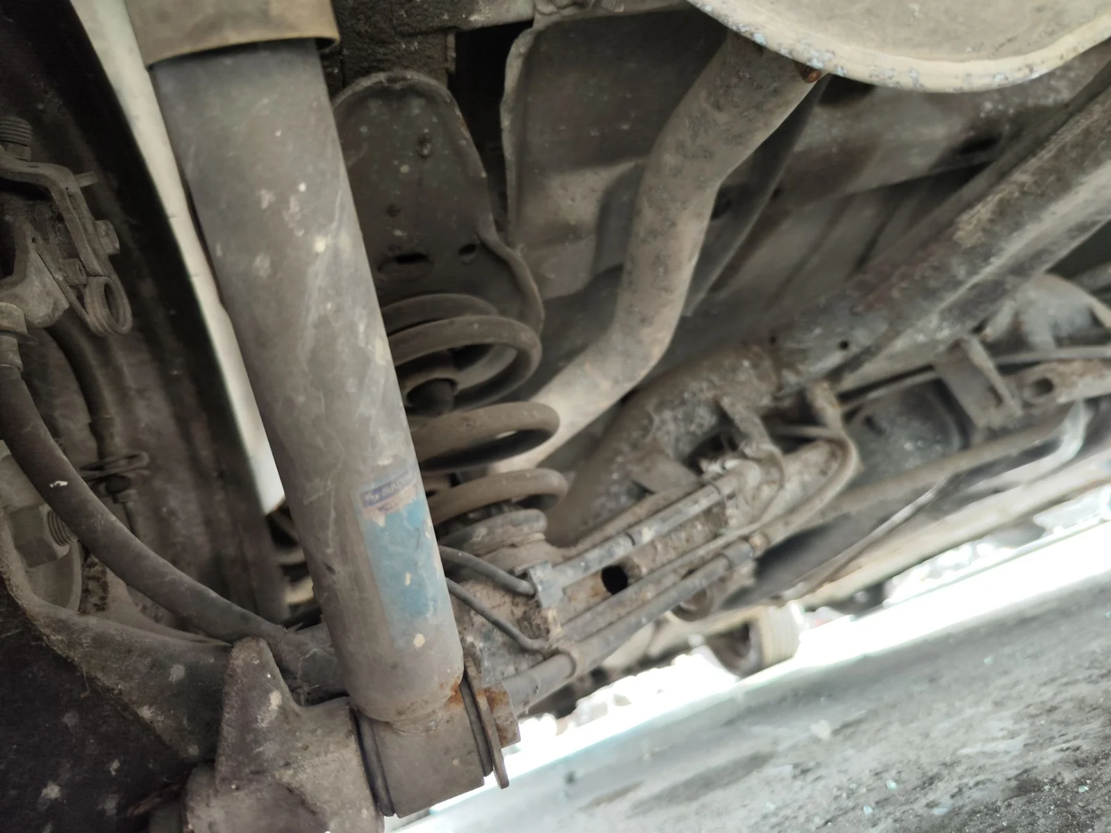 Foto de BRAZO SUSPENSION TRASERO IZQUIERDO VOLKSWAGEN SHARAN (7M6/7M9) 1.9 TDI (116 CV / 85 KW) referencia 7M3501075B