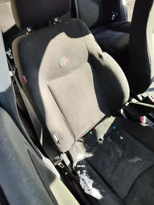 Foto de ASIENTO DELANTERO DERECHO SEAT IBIZA (6L1) 1.9 TDI (101 CV / 74 KW) foto 2