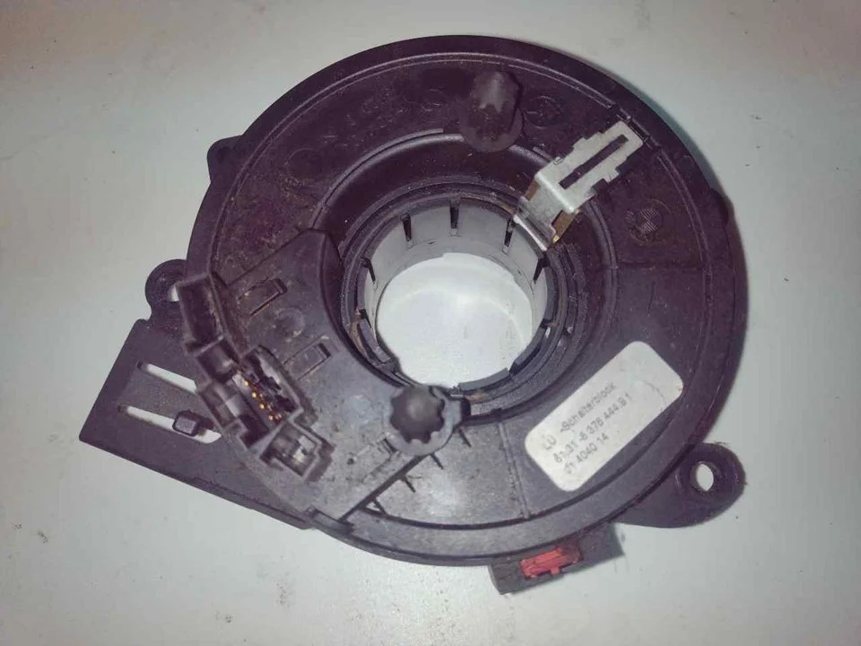 Foto de ANILLO AIRBAG BMW SERIE 3 BERLINA (E46) 2.0 Diesel CAT (116 CV / 85 KW) referencia 01404014