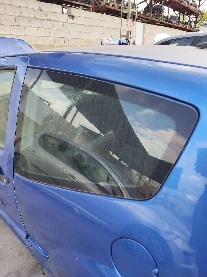 Foto de LUNA CUSTODIA TRASERA IZQUIERDA CITROEN C2 1.1 (60 CV / 44 KW)