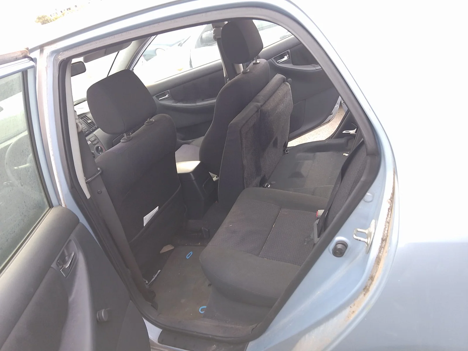 Foto de GOMAS CONTORNO PUERTA TOYOTA COROLLA (E12) 1.4 16V CAT (97 CV / 71 KW)