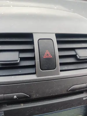 Foto de WARNING TOYOTA COROLLA (E15) 1.4 Turbodiesel CAT (90 CV / 66 KW)