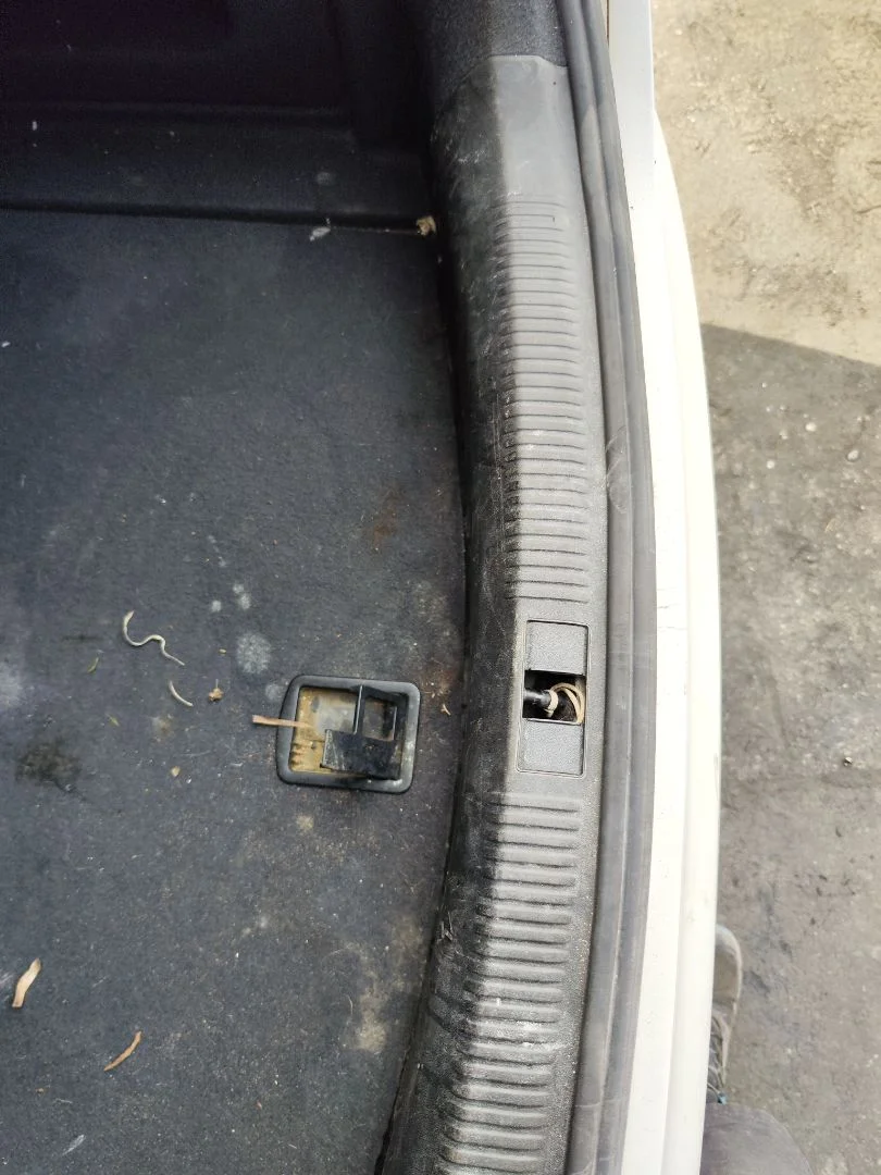 Foto de REFUERZO PARAGOLPES TRASERO AUDI A6 BERLINA (4F2) 2.0 TDI (140 CV / 103 KW)