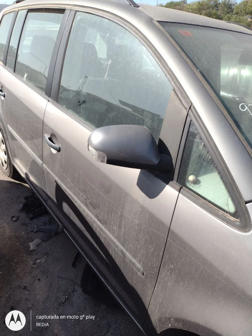 Foto de PUERTA DELANTERA DERECHA VOLKSWAGEN TOURAN (1T2) 1.9 TDI (105 CV / 77 KW) referencia 1T0831056AB