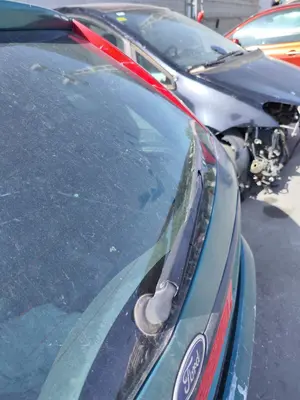 Foto de BRAZO LIMPIA TRASERO FORD FOCUS BERLINA (CAK) 1.6 16V CAT (101 CV / 74 KW)