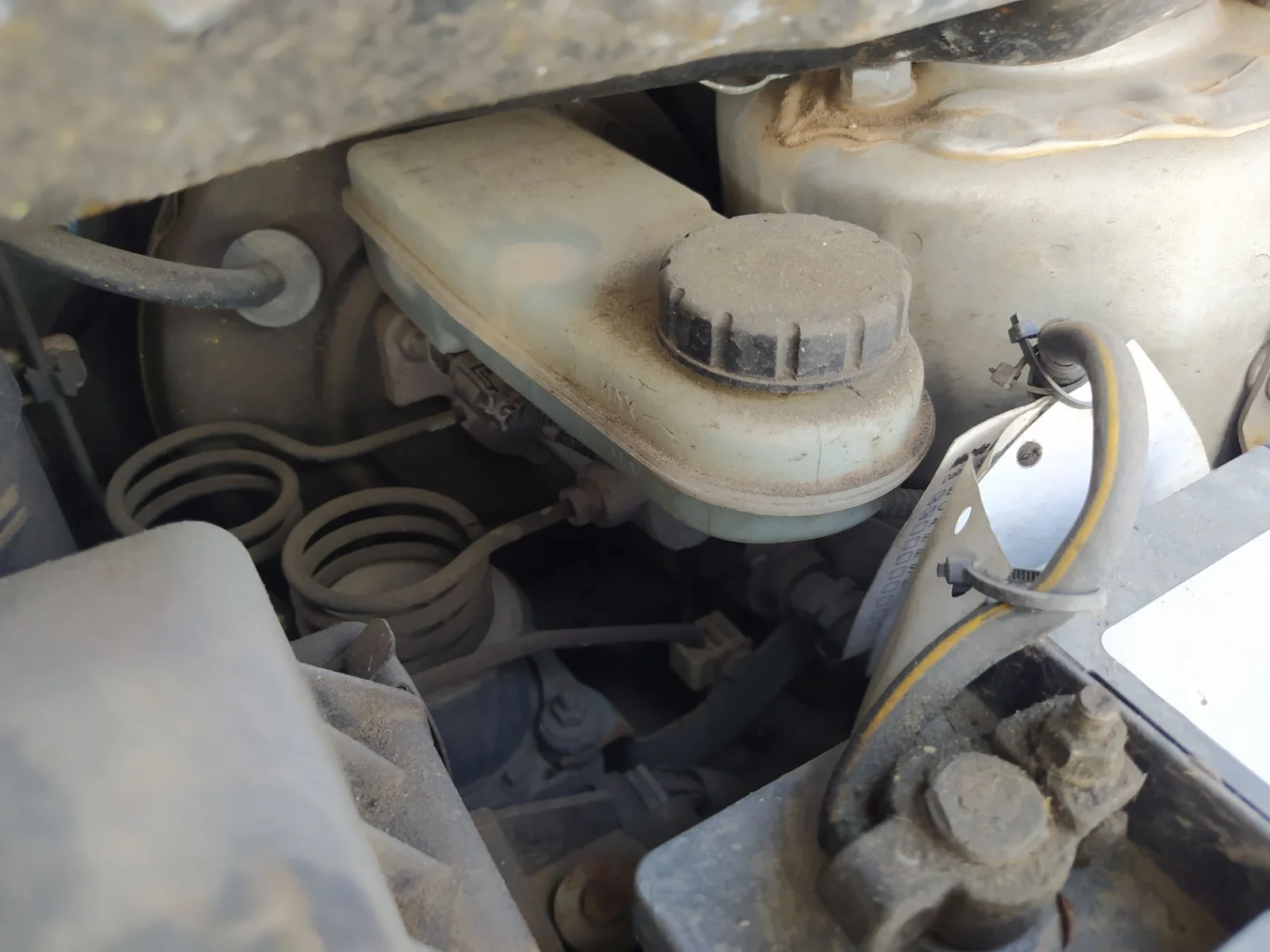 Foto de BOMBA FRENO MITSUBISHI COLT CZ3 BERL. 5 (Z30A) 1.1 CAT (75 CV / 55 KW)