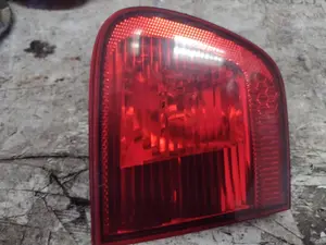Foto de PILOTO TRASERO IZQUIERDO INTERIOR SEAT IBIZA (6K1) 1.4 16V (75 CV / 55 KW)