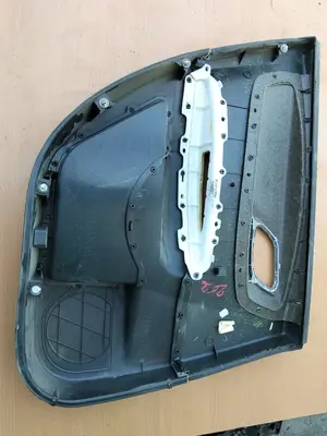 Foto de GUARNECIDO PUERTA TRASERA DERECHA CITROEN C4 BERLINA 1.6 16V HDi (90 CV / 66 KW) referencia 9646277877 foto 2