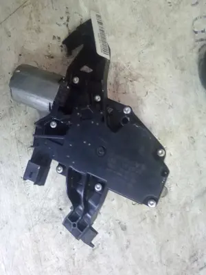 Foto de MOTOR LIMPIA TRASERO PEUGEOT 207 1.4 HDi (68 CV / 50 KW) referencia 6405AN foto 2