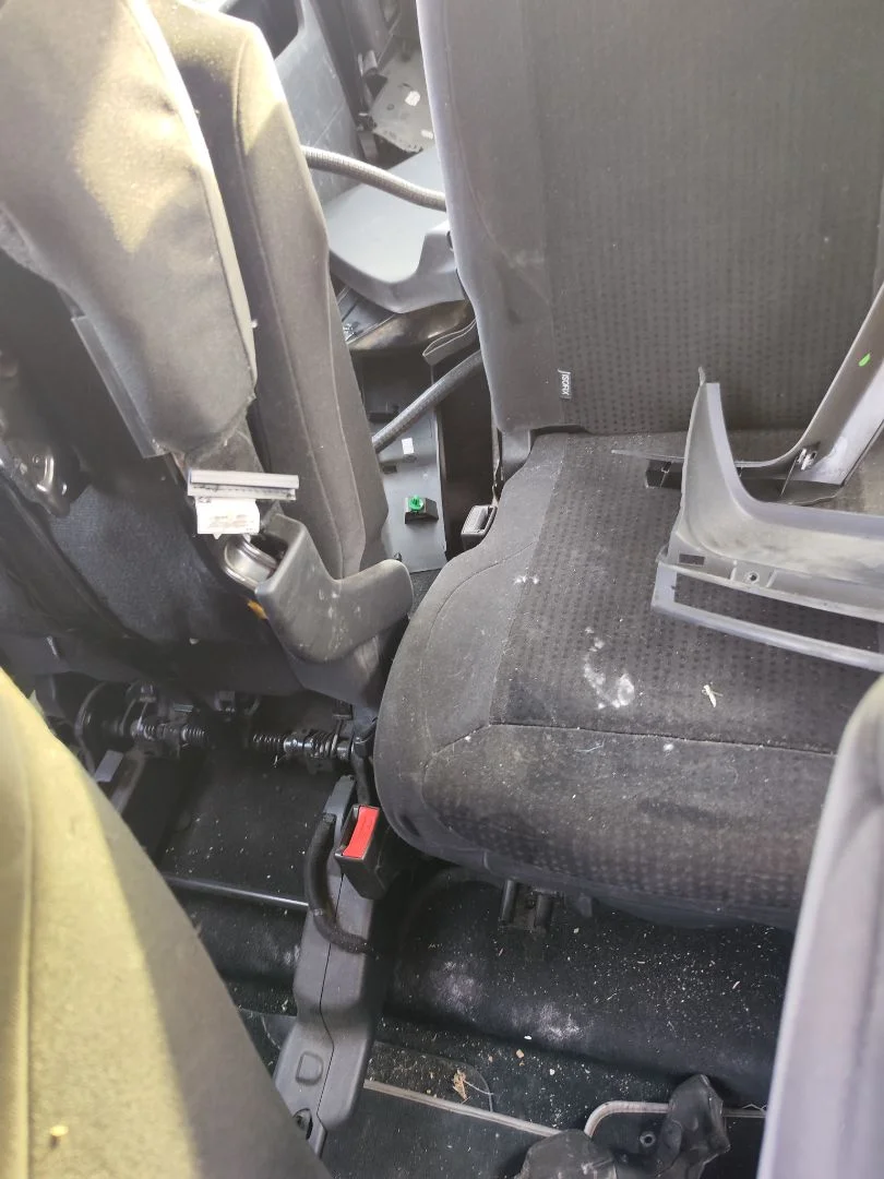 Foto de ENGANCHE CINTURON TRASERO DERECHO CITROEN GRAND C4 PICASSO 1.6 16V HDi FAP (109 CV / 80 KW)
