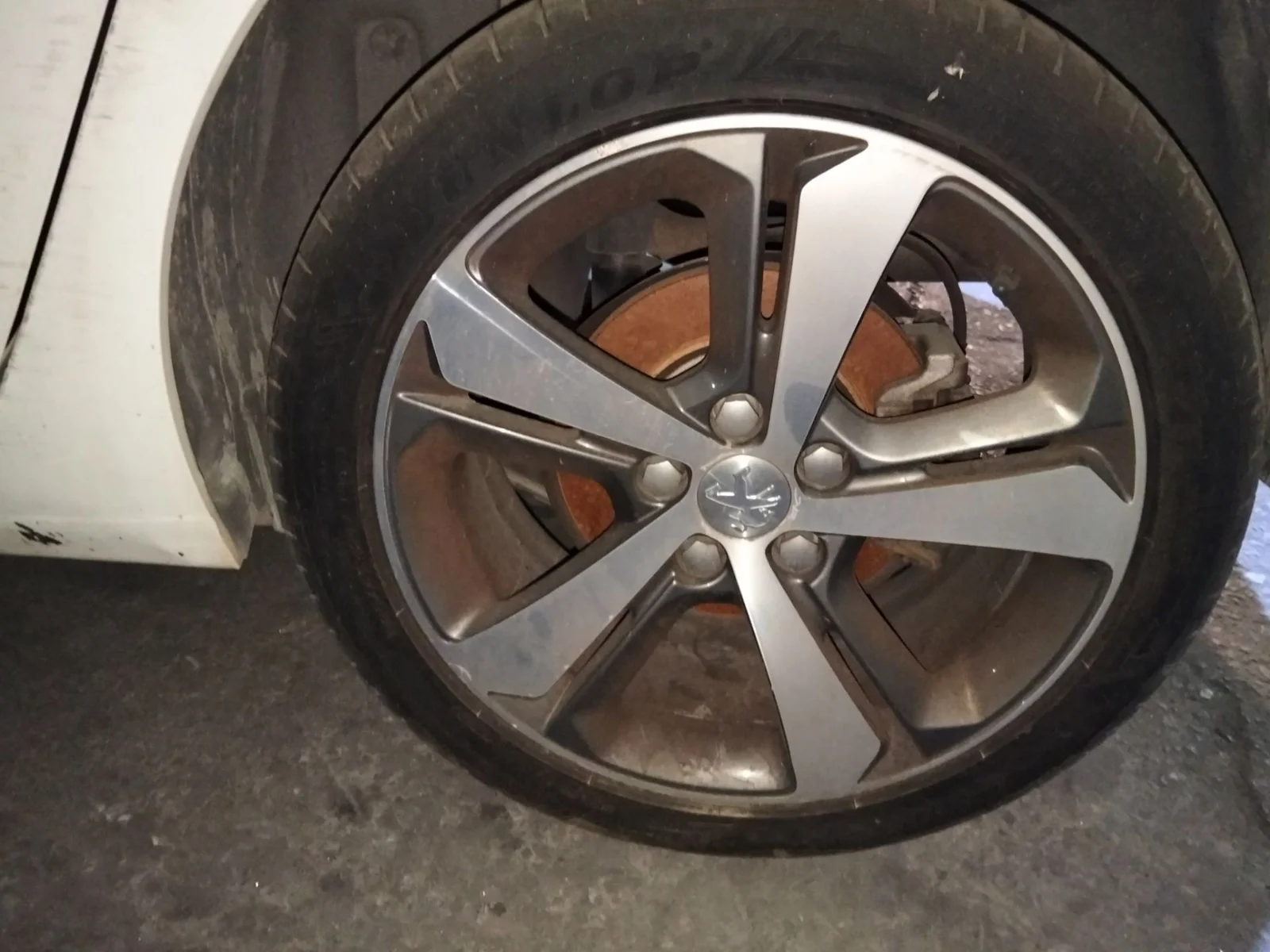 Foto de LLANTA PEUGEOT 308