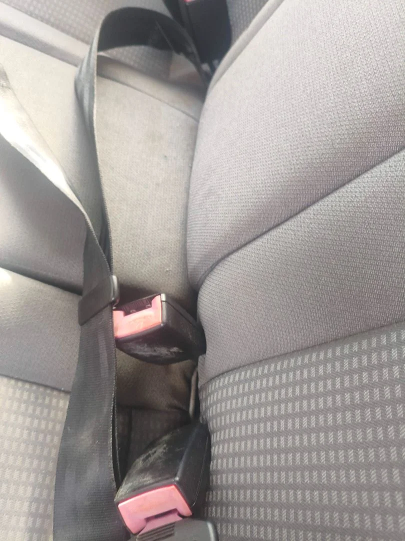 Foto de ENGANCHE CINTURON TRASERO CENTRAL SEAT IBIZA (6L1) 1.4 16V (75 CV / 55 KW)