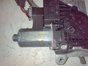 Foto de ELEVALUNAS DELANTERO IZQUIERDO OPEL ASTRA G BERLINA 1.7 16V DTI CAT (Y 17 DT / LR6) (75 CV / 55 KW) referencia 0130821768 foto 4