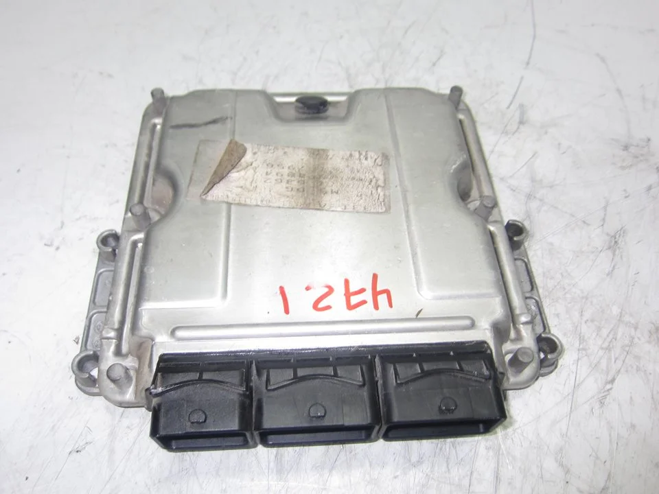 Foto de CENTRALITA MOTOR UCE RENAULT SCENIC I (JA...) 1.9 dCi Diesel CAT (102 CV / 75 KW) referencia 8200166362