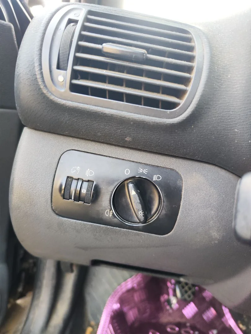Foto de MANDO LUCES AUDI A3 (8L) 1.9 TDI (110 CV / 81 KW) referencia 8L0953513G FKZ