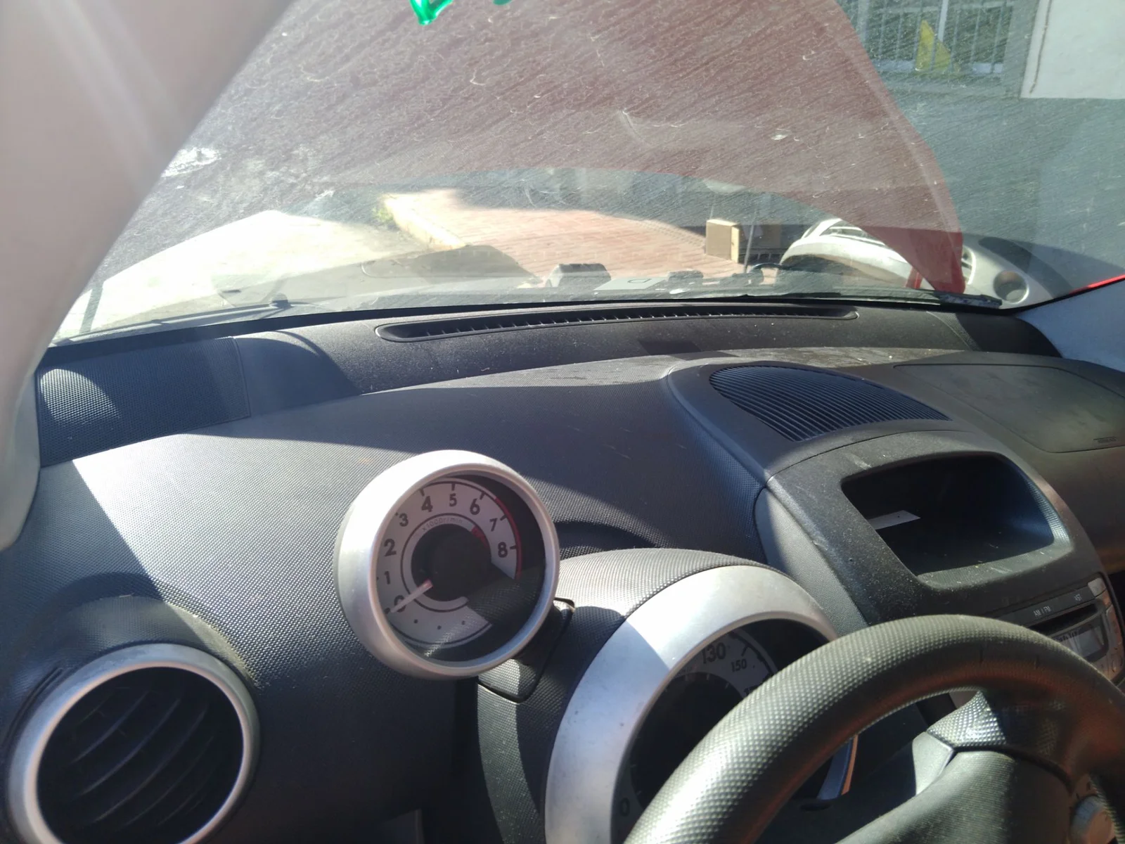 Foto de SALPICADERO PEUGEOT 107 1.0 CAT (384F) (68 CV / 50 KW)