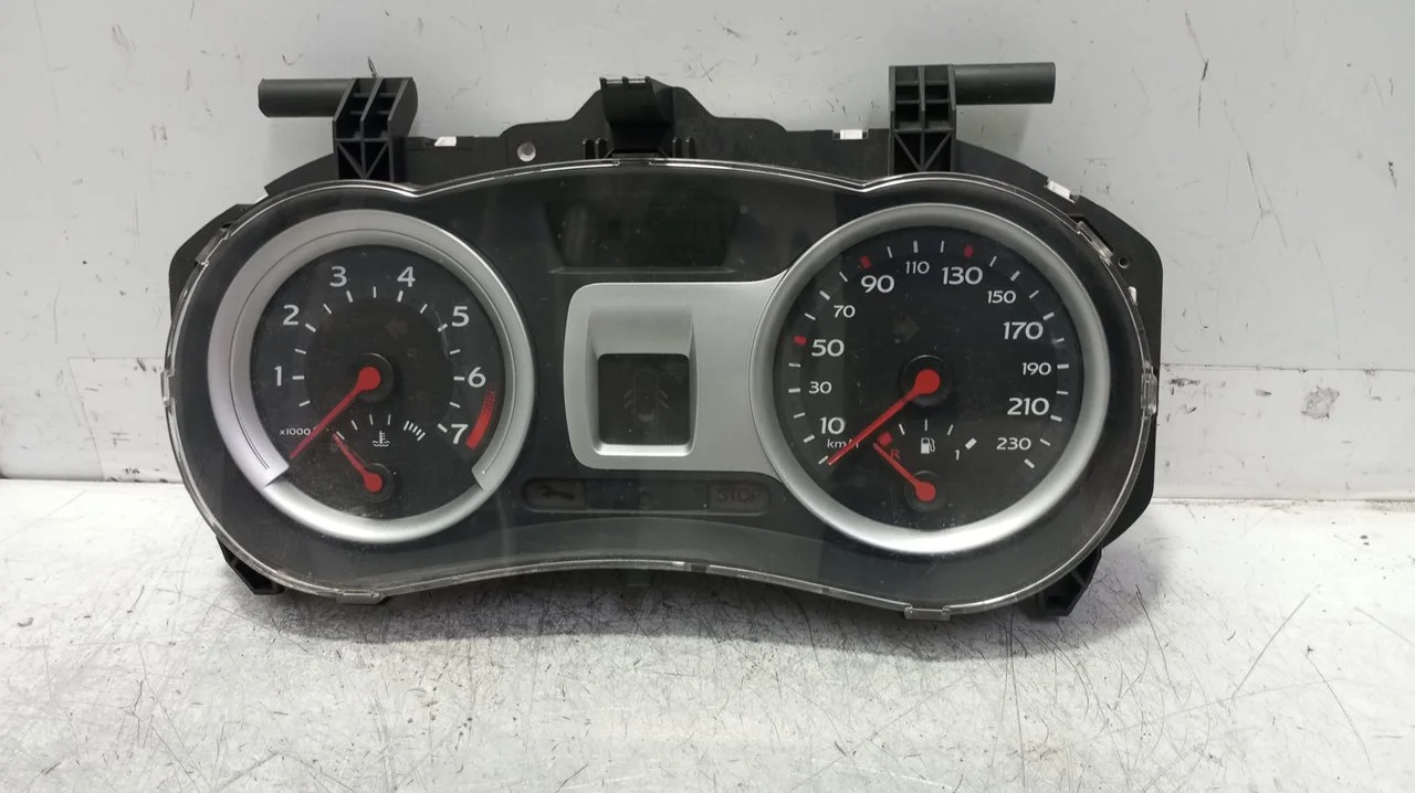 Foto de CUADRO INSTRUMENTOS RENAULT CLIO III 1.2 16V (75 CV / 55 KW) referencia 8200715181