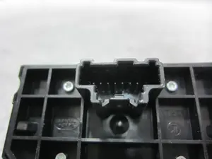 Foto de FRENO DE MANO ELECTRICO LAND ROVER RANGE ROVER EVOQUE 2.0 Td4 CAT (150 CV / 110 KW) referencia PK8D22B623 foto 4