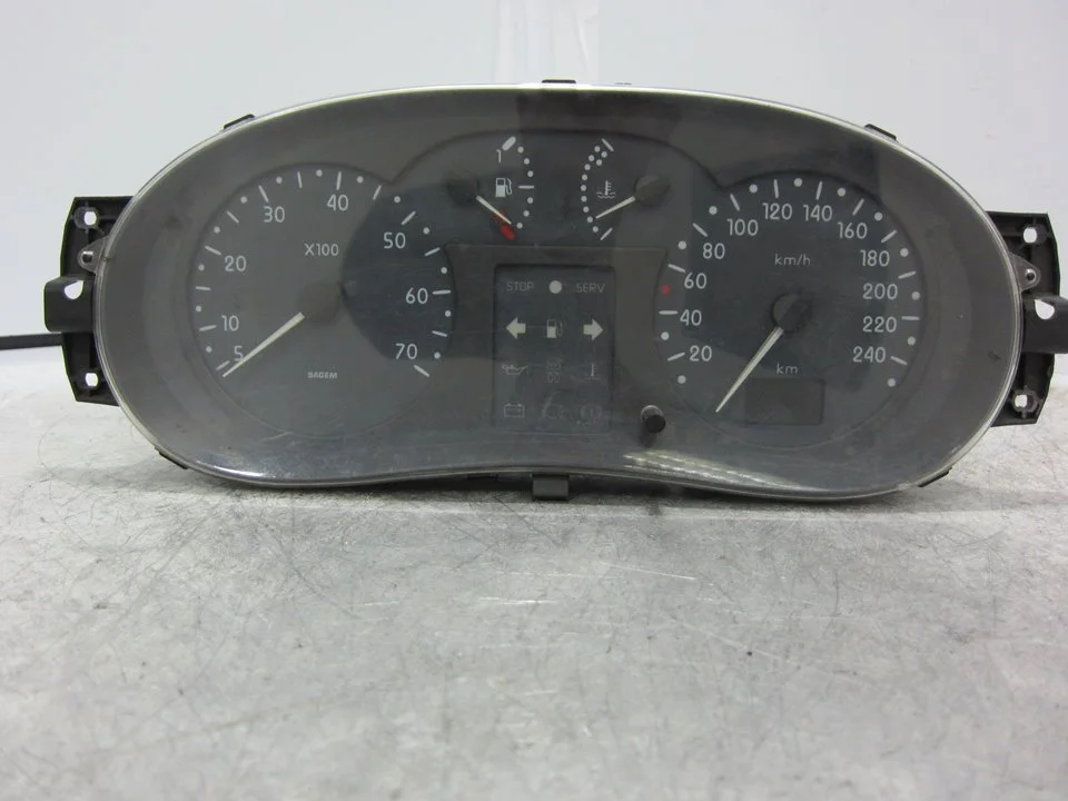 Foto de CUADRO INSTRUMENTOS RENAULT CLIO II FASE I (B/CB0) 1.2 (58 CV / 43 KW) referencia 216501761