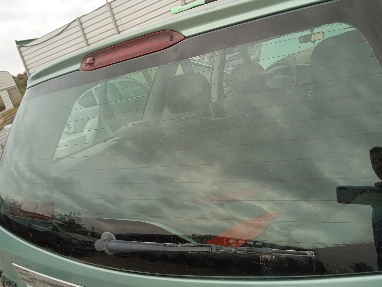 Foto de BRAZO LIMPIA TRASERO FORD FOCUS FAMILIAR (CAK) 1.8 TDDI Turbodiesel CAT (90 CV / 66 KW)
