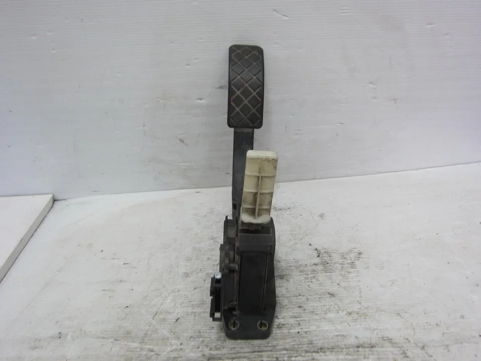 Foto de PEDAL ACELERADOR SEAT LEON (1M1) 1.9 TDI (110 CV / 81 KW) referencia 1J1721503K