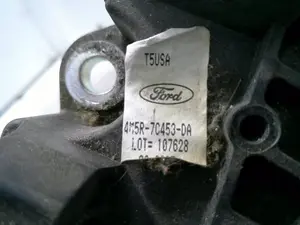 Foto de PALANCA CAMBIO FORD FOCUS BERLINA (CAP) 1.6 TDCi CAT (109 CV / 80 KW) referencia 4MR57C453 foto 4