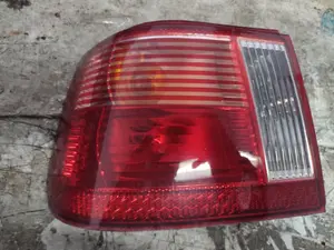 Foto de PILOTO TRASERO IZQUIERDO SEAT IBIZA (6K1) 1.4 16V (75 CV / 55 KW) referencia 6K6945257C