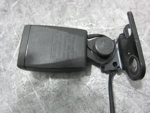 Foto de ENGANCHE CINTURON DELANTERO DERECHO PORSCHE MACAN (95BA) referencia 95B857754A foto 3