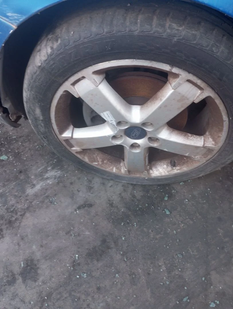 Foto de LLANTA FORD FOCUS BERLINA (CAP) 1.6 TDCi CAT (109 CV / 80 KW)