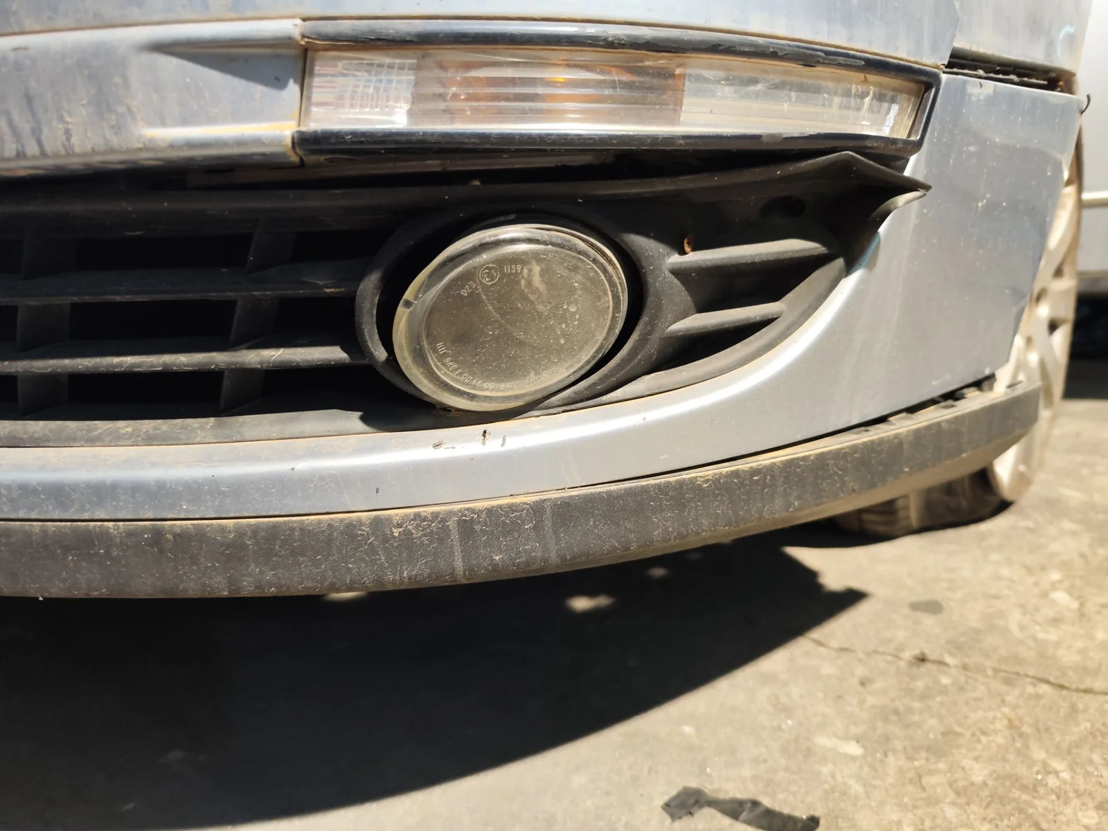Foto de FARO ANTINIEBLA IZQUIERDO VOLKSWAGEN PASSAT BERLINA (3C2) 2.0 TDI (140 CV / 103 KW) referencia 3C0941699A