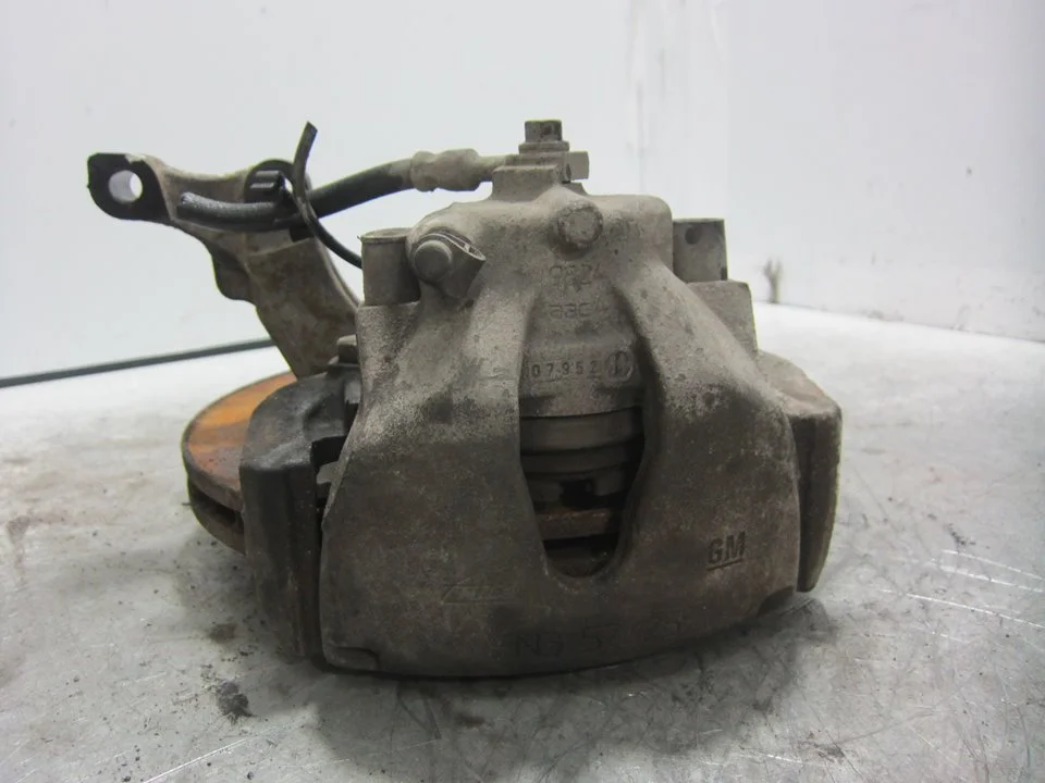 Foto de PINZA DE FRENO DELANTERA DERECHA OPEL ASTRA H BERLINA 1.7 16V CDTI (101 CV / 74 KW) referencia 93176427