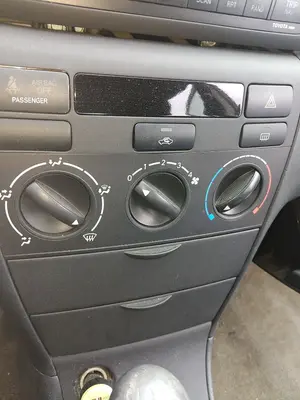 Foto de MANDO CALEFACCION / AIRE ACONDICIONADO TOYOTA COROLLA (E12) 1.4 16V CAT (97 CV / 71 KW)