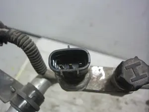 Foto de TUBOS AIRE ACONDICIONADO TOYOTA AVENSIS CROSS SPORT (T27) 1.8 16V CAT (147 CV / 108 KW) referencia 887100F080A foto 2