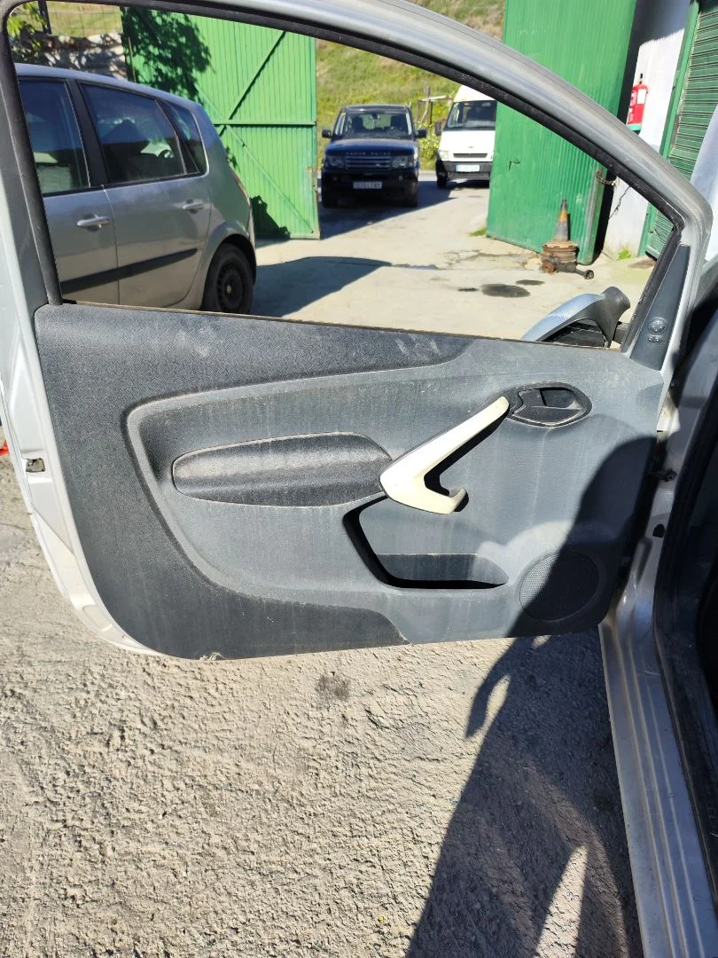 Foto de GUARNECIDO PUERTA DELANTERA IZQUIERDA FORD KA (CCU) 1.3 TDCi CAT (75 CV / 55 KW) referencia 1568275