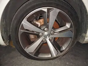 Foto de LLANTA PEUGEOT 308
