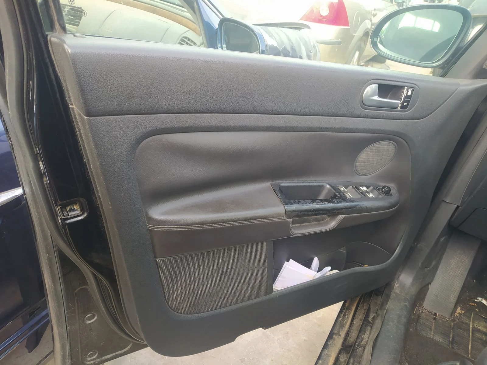 Foto de GUARNECIDO PUERTA DELANTERA IZQUIERDA VOLKSWAGEN GOLF PLUS V (5M1) 1.9 TDI (105 CV / 77 KW)