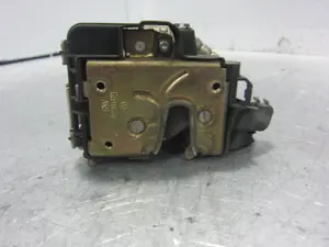 Foto de CERRADURA PUERTA TRASERA IZQUIERDA SEAT IBIZA (6K1) 1.4  (60 CV / 44 KW) referencia 6K4839015E