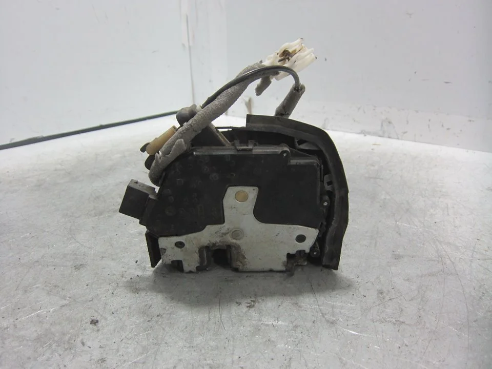 Foto de CERRADURA PUERTA TRASERA DERECHA BMW SERIE X5 (E53) referencia 8402602