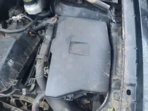 Foto de CAJA RELES / FUSIBLES TOYOTA COROLLA (E15) 1.4 Turbodiesel CAT (90 CV / 66 KW)