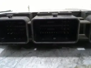 Foto de CENTRALITA MOTOR UCE RENAULT MEGANE II BERLINA 5P 1.9 dCi Diesel (120 CV / 88 KW) referencia 8200263396 foto 4