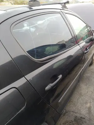 Foto de PUERTA TRASERA DERECHA PEUGEOT 407 2.0 16V HDi FAP CAT (RHR / DW10BTED4) (136 CV / 100 KW)
