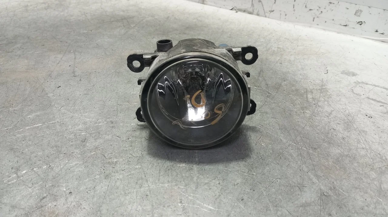 Foto de FARO ANTINIEBLA DERECHO RENAULT MEGANE III COUPE 1.5 dCi Diesel (106 CV / 78 KW) referencia 89210094