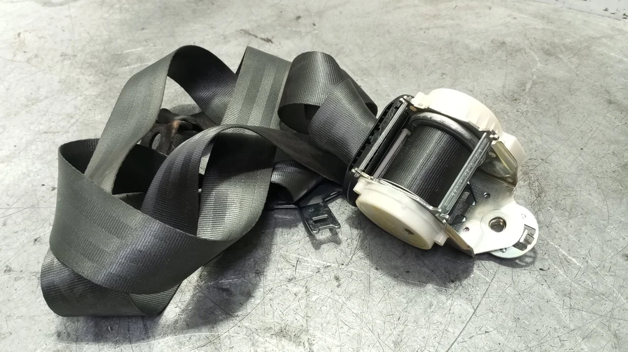 Foto de CINTURON SEGURIDAD TRASERO IZQUIERDO RENAULT CLIO III 1.2 16V (75 CV / 55 KW) referencia 34003231