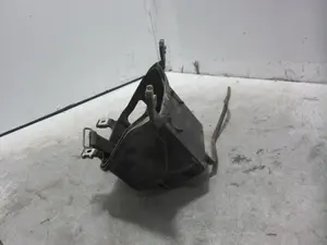 Foto de SOPORTE BATERIA HONDA PCX 125 125 cm3 - 8.6 kW (0 CV / 0 KW) referencia 81320-KWN-9010 foto 2