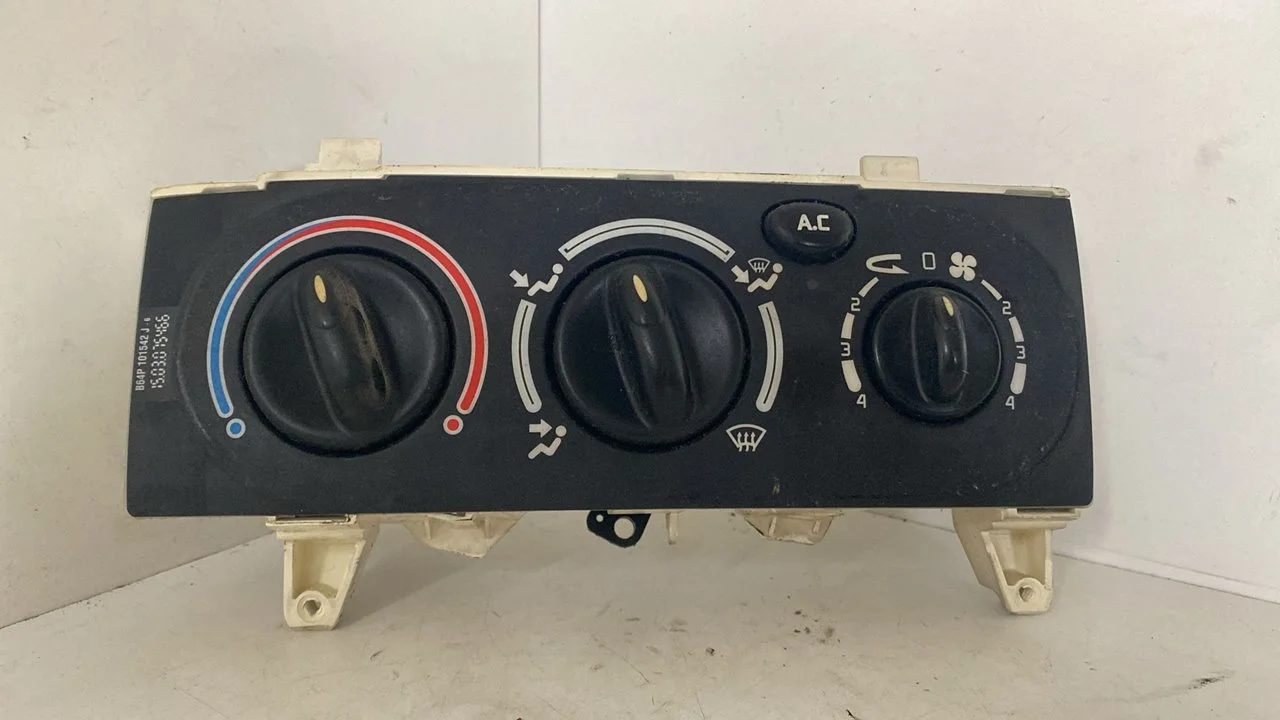 Foto de MANDO CALEFACCION / AIRE ACONDICIONADO RENAULT MEGANE I COUPE (DA0) referencia 7701048378