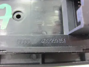 Foto de MANDO ELEVALUNAS DELANTERO IZQUIERDO AUDI ALLROAD QUATTRO QUATTRO (4B5) 2.5 V6 24V TDI (180 CV / 132 KW) referencia 4B0959851 foto 4