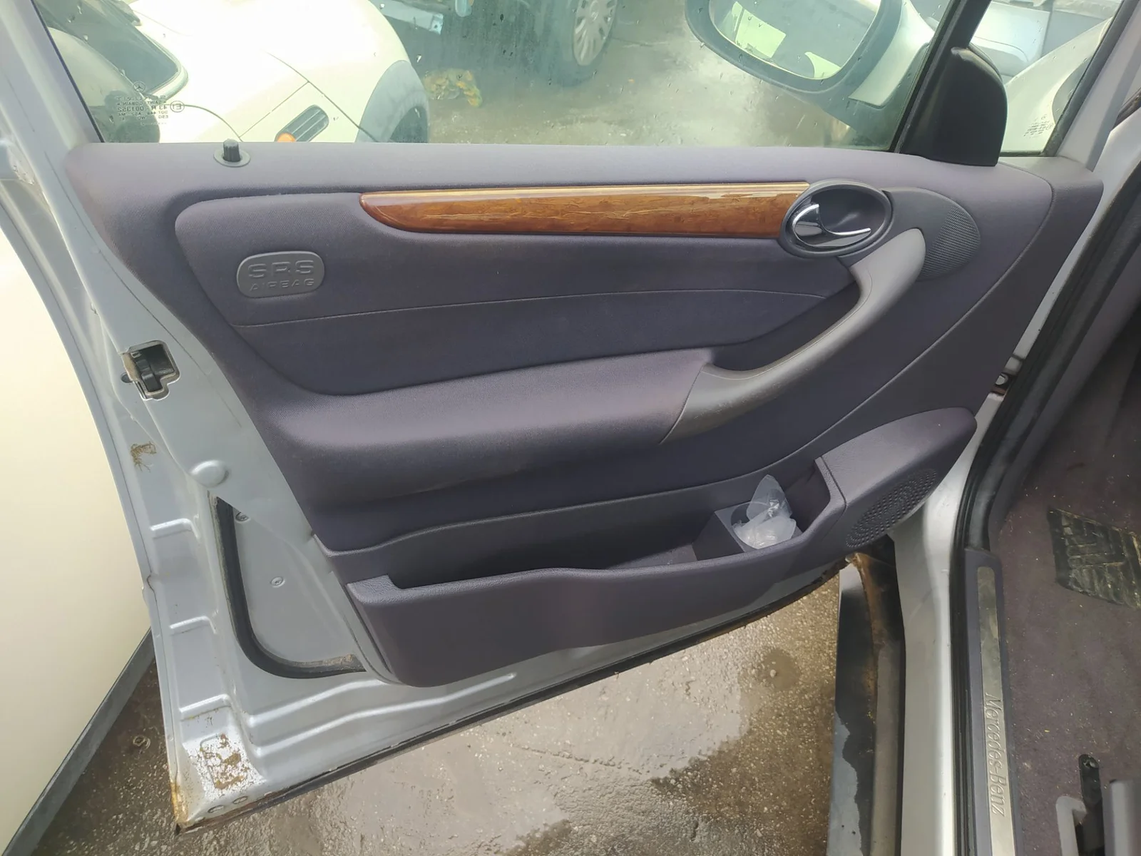 Foto de GUARNECIDO PUERTA DELANTERA IZQUIERDA MERCEDES-BENZ CLASE A (BM 168) 1.6 CAT (102 CV / 75 KW) referencia A1687206970 7F31